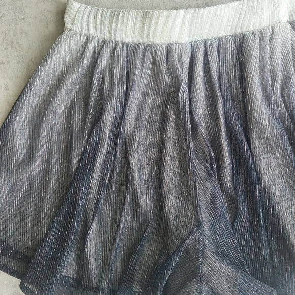 Show Me Your Mumu Shimmery Carlos Swing Shorts - Picture 8 of 10
